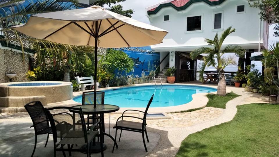 Love'S Beach & Dive Resort Moalboal Exterior photo