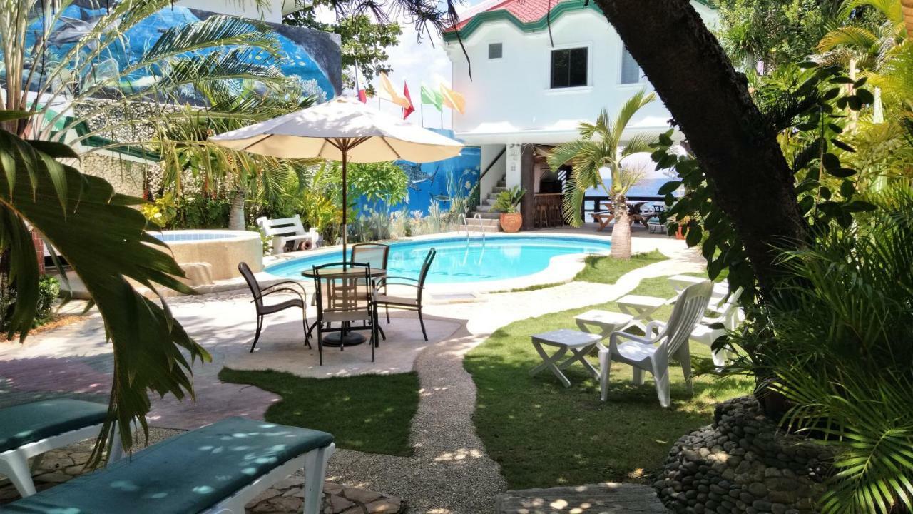 Love'S Beach & Dive Resort Moalboal Exterior photo